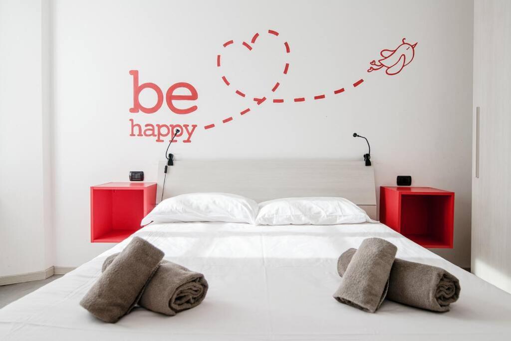 Be Happy - The House Of Travelers Apartment Комо Екстериор снимка