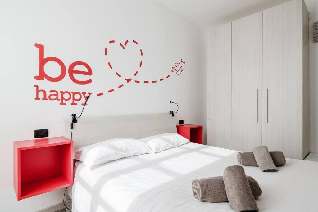 Be Happy - The House Of Travelers Apartment Комо Екстериор снимка