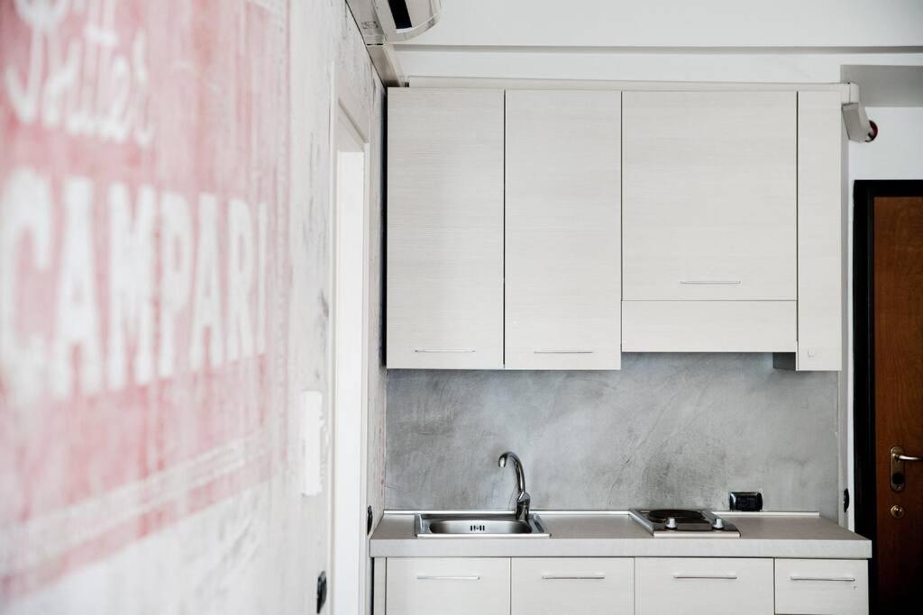 Be Happy - The House Of Travelers Apartment Комо Екстериор снимка
